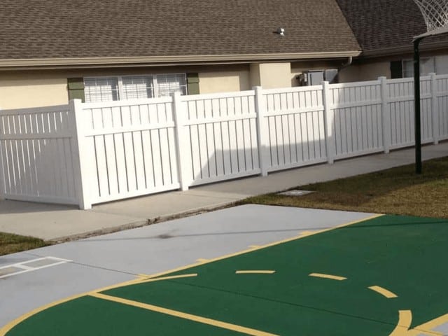 Semi-Private Vinyl Fence Residential
