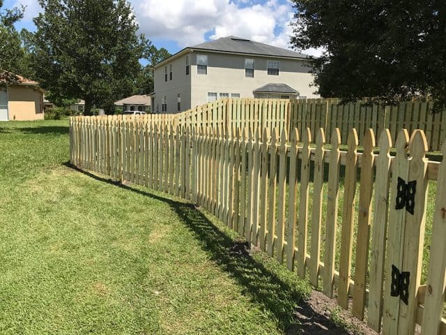 Wood Fence – Picket 2