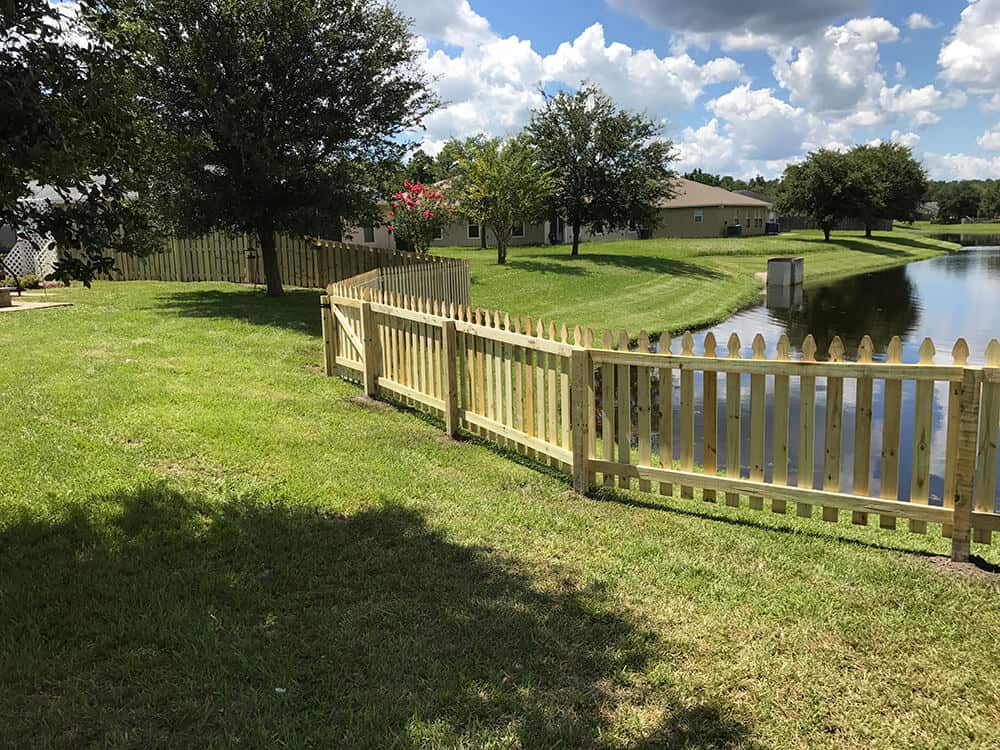 Wood Fence – Picket 3