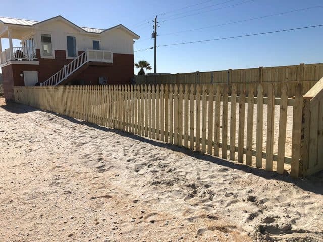 Wood Fence – Picket 4