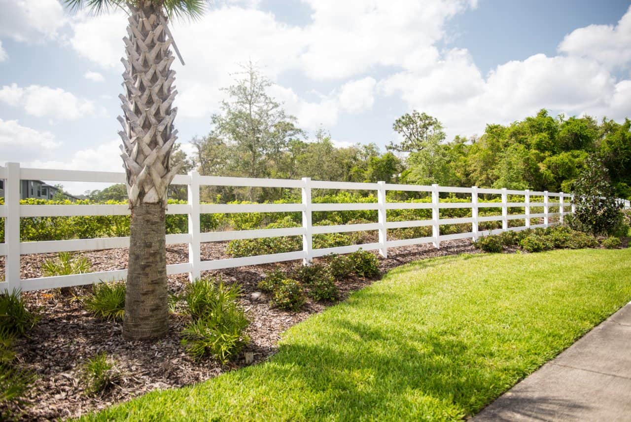 Vinyl Fence – Ranch Rail Fence – 4 Rail Fence – White Vinyl