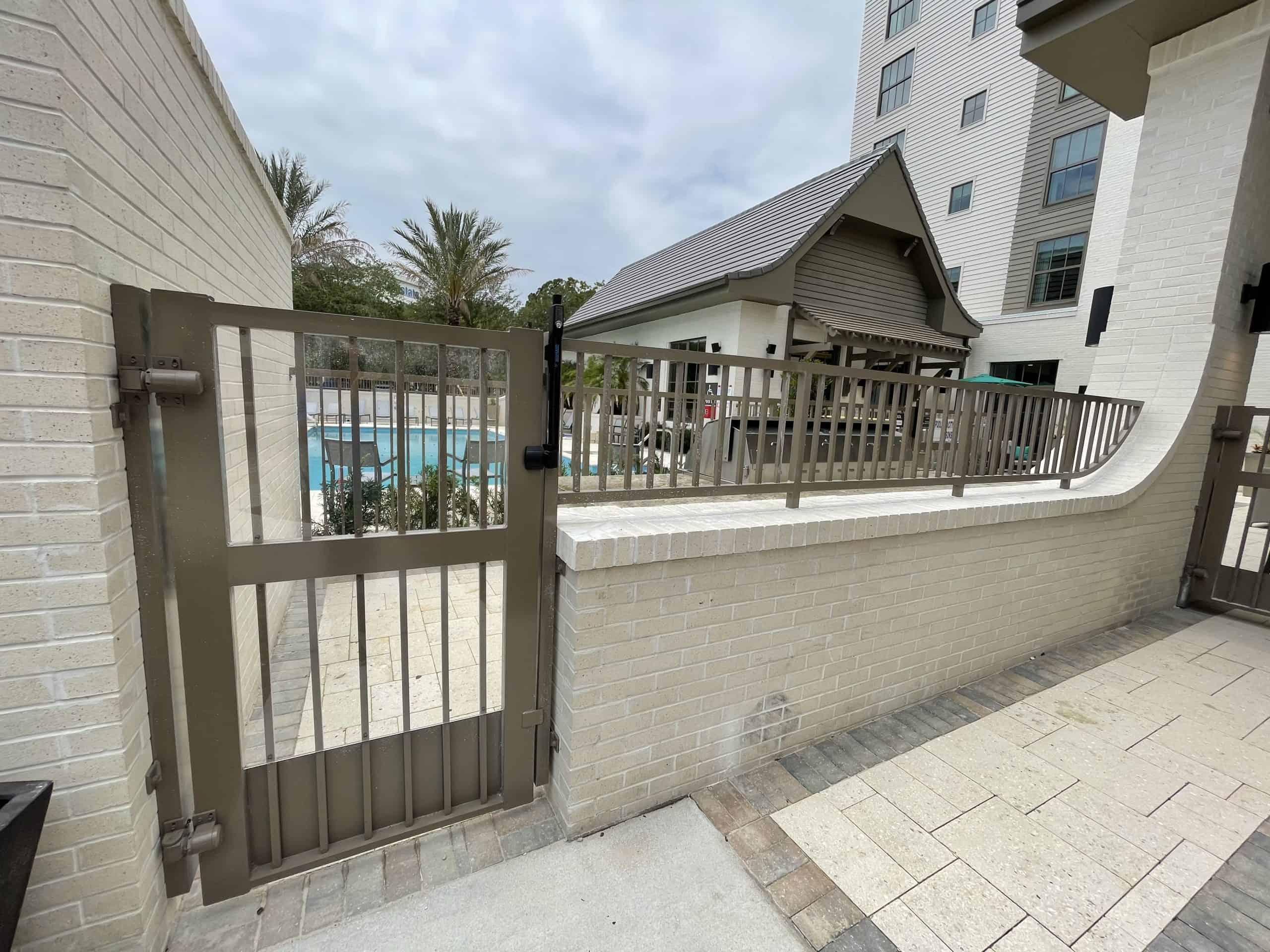 railing-pool-gate-side