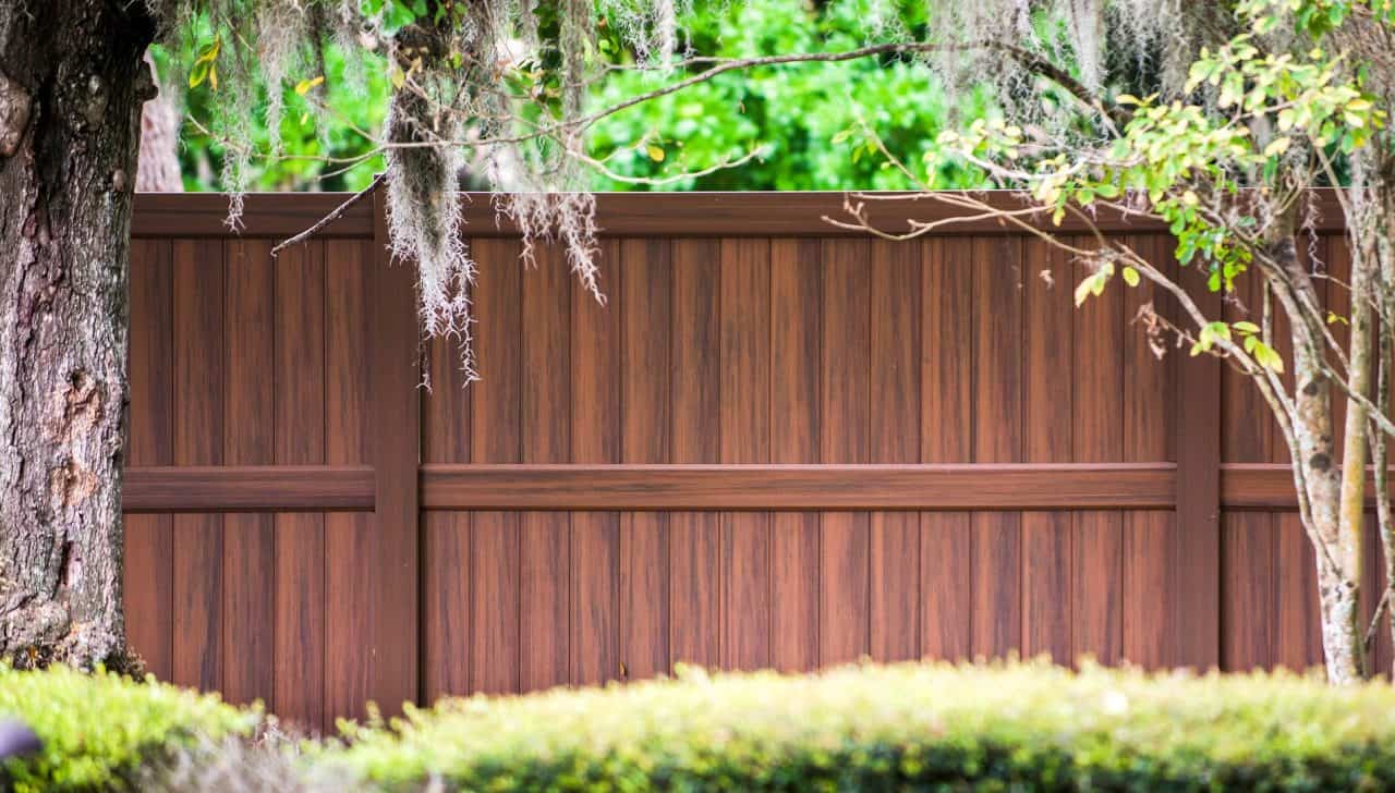 Choosing the best Oak Hill Fence Company vinyl fence