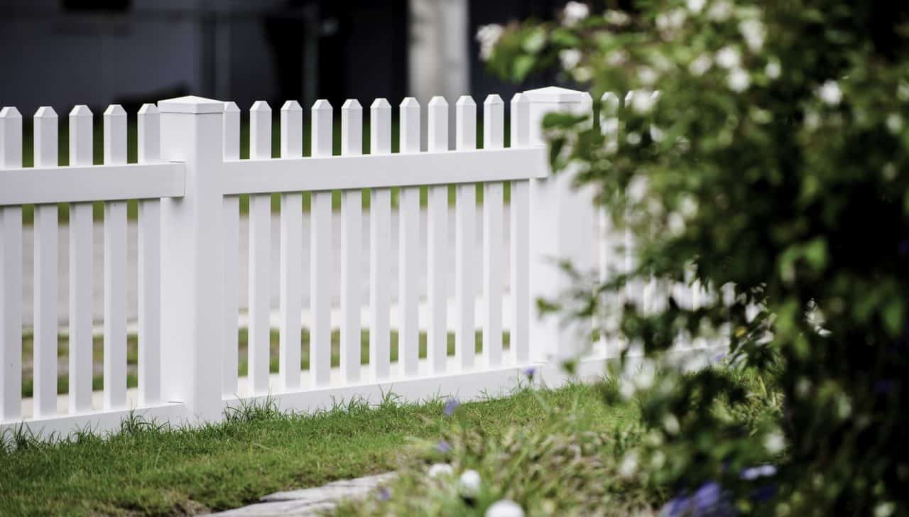 Strongsville Fence Company white picket fence