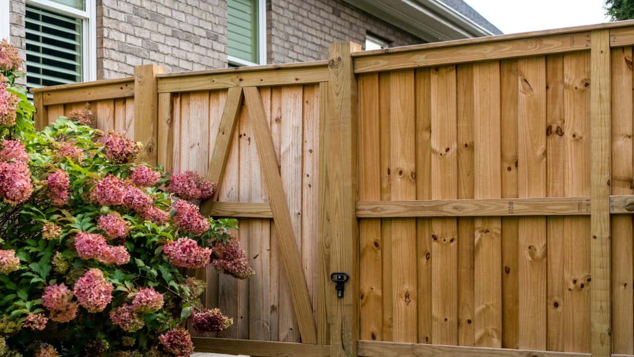 Akron fence company wood fence