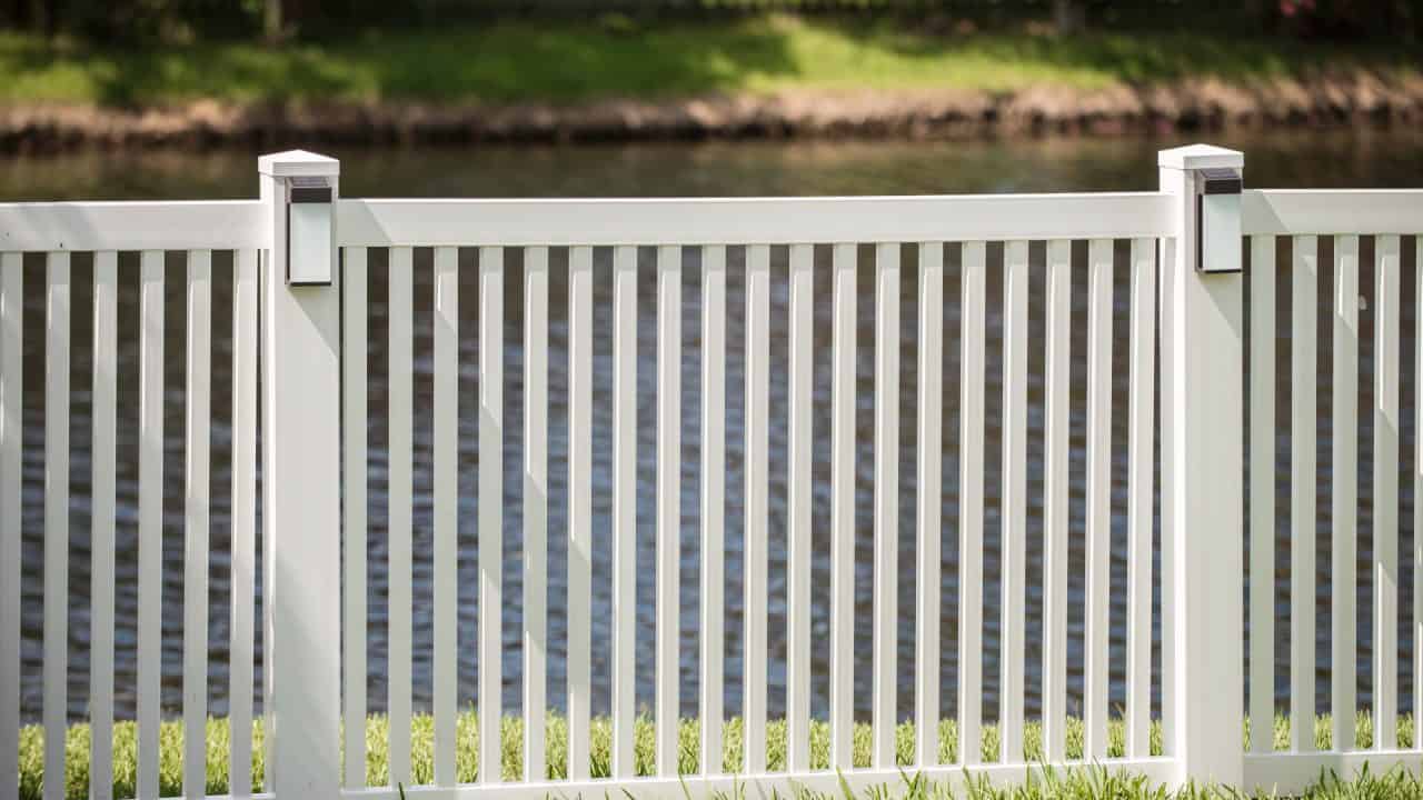 Chattanooga fence company white vinyl fence