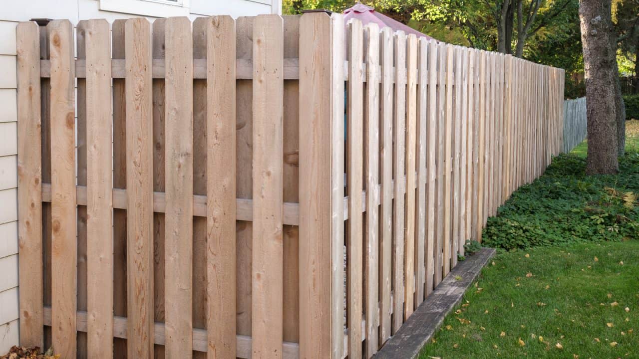Des Moines fence company wood fence