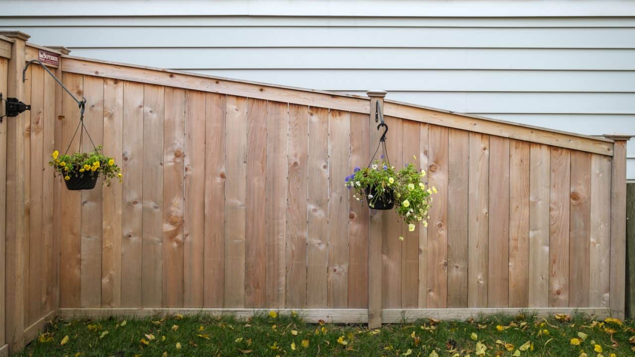 How a Galveston Fence Company Treats a Fencing Project