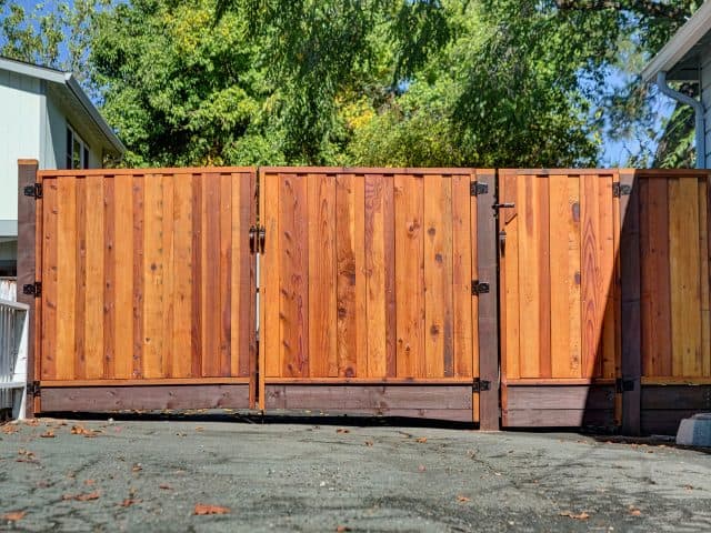 redwood fence horizontal