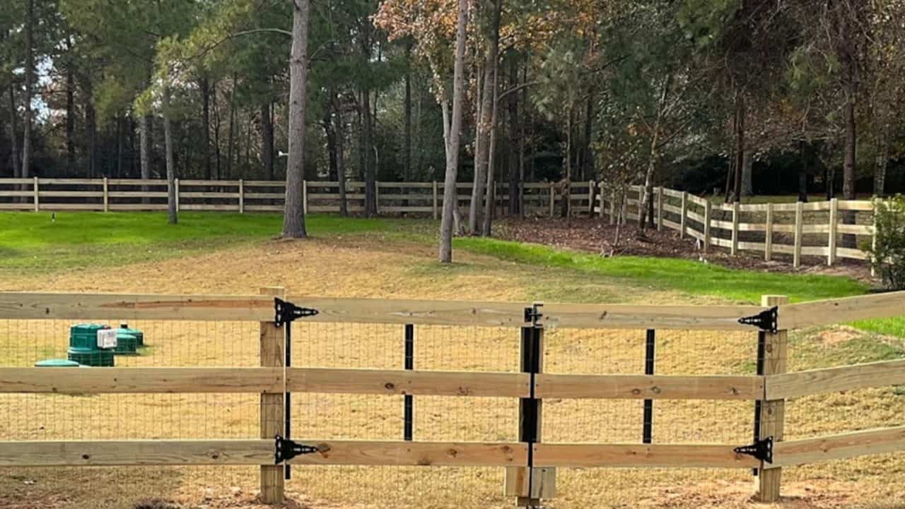 wood and wire fence box wire fence