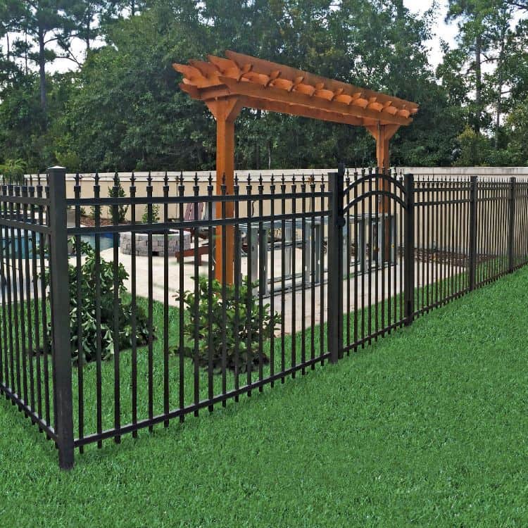 https://ded6429.inmotionhosting.com/~super126/wp-content/uploads/2024/05/Roanoke-fence-company-1.jpg