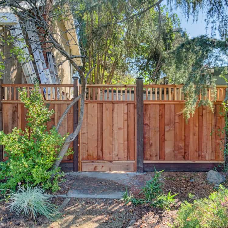 fence builder Carmel NY wood fence with gate