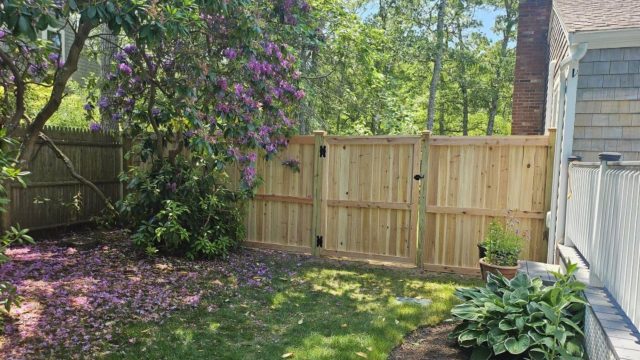 Tolland County Wood Fence Installers