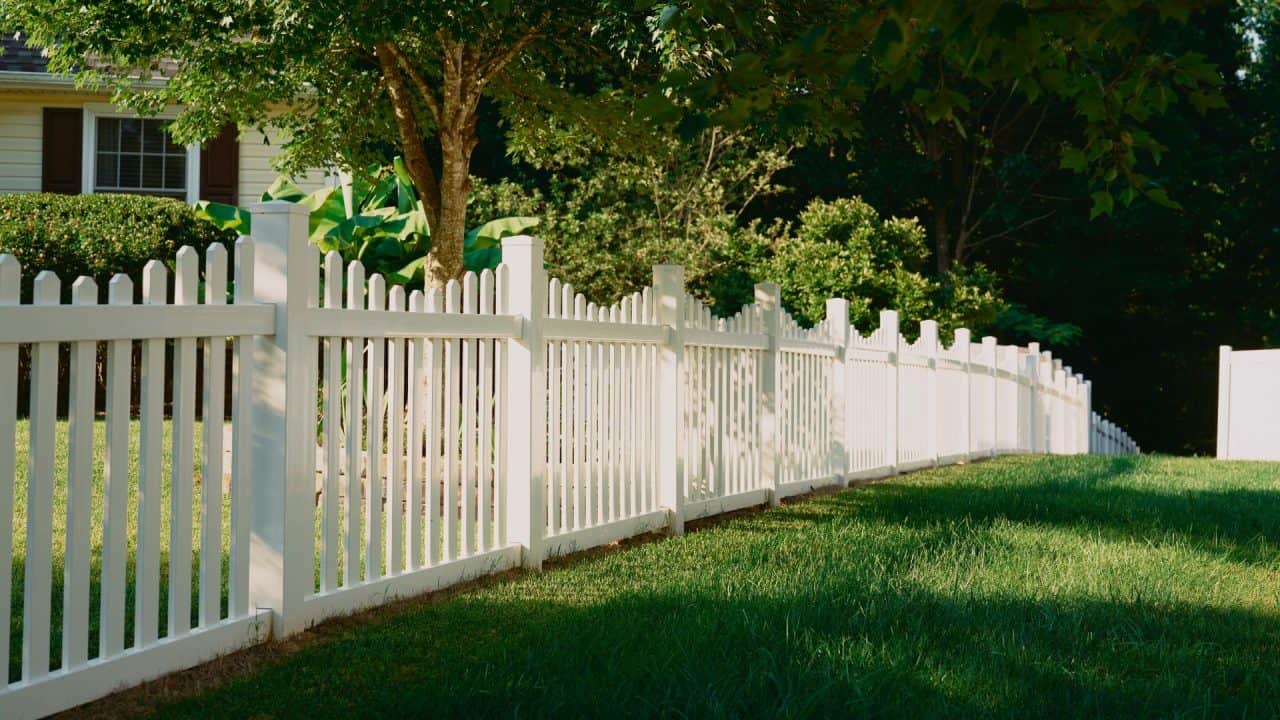 pvc fence contractors