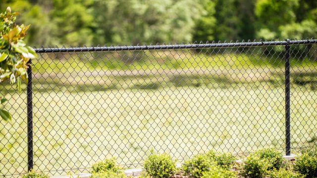 The Best Fence Company for Installing a Chain Link Fence