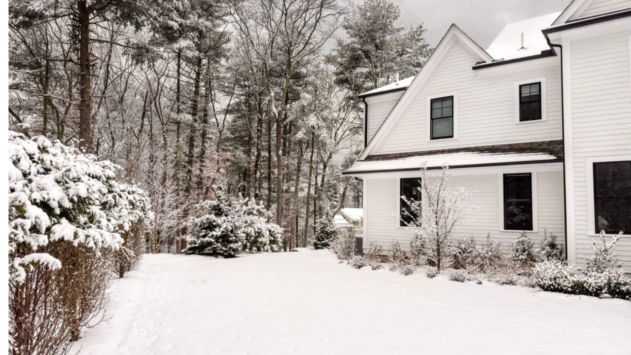 installing a fence in the winter