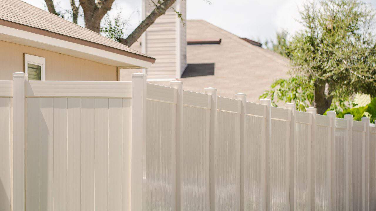 Oviedo PVC/Vinyl Fences 