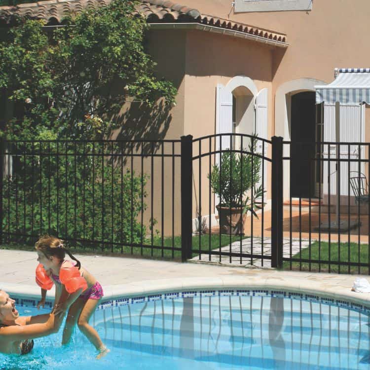 Pensacola fence company near me