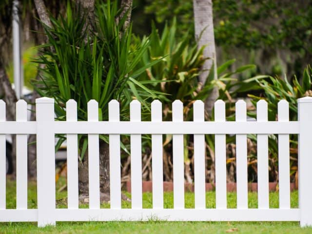 Where to Get the Best Vinyl Fence Near Me in Orange County This Spring