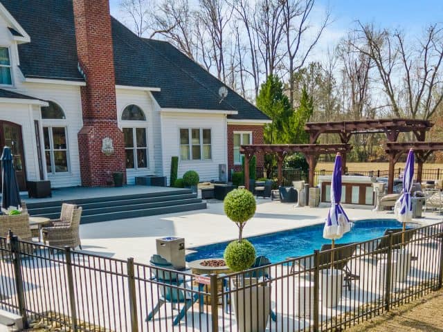 The Best Aluminum Fence Options for Your Cincinnati Home