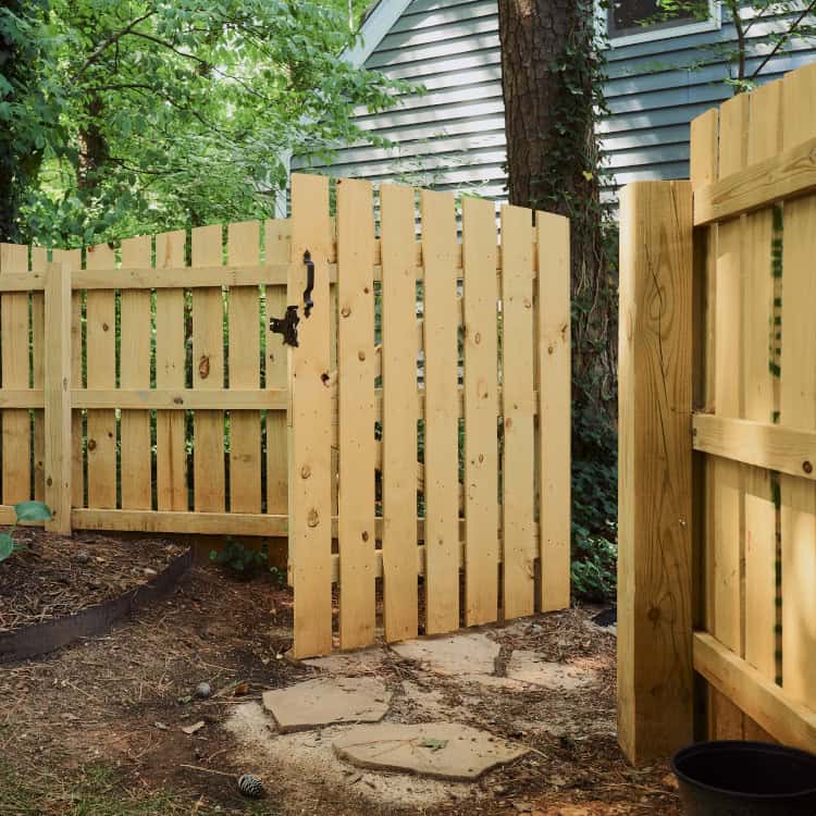 commercial fencing contractors in Eastern NC