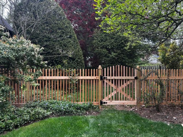 Top 5 Things to Look For When Comparing Fence Companies in Sugar Land