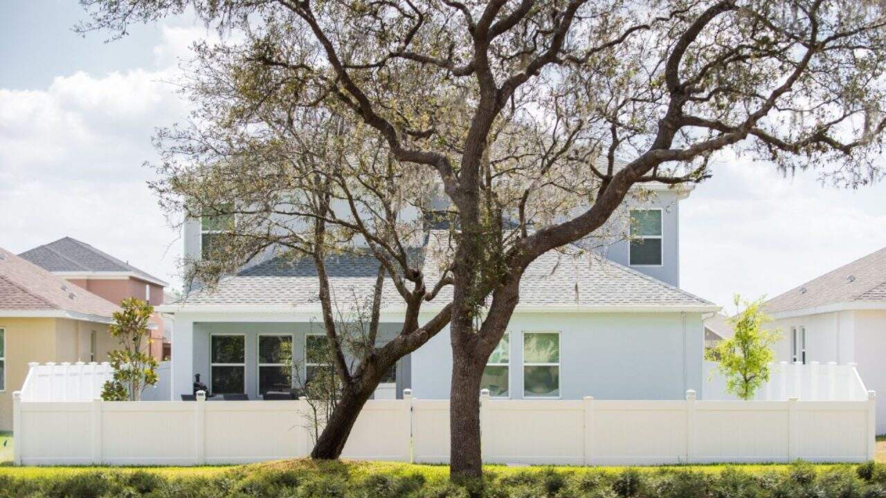 fencing contractors near me in Pensacola