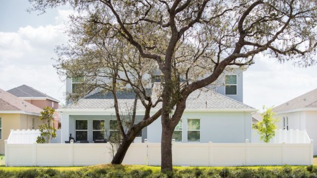 Finding The Best Fencing Contractors Near Me