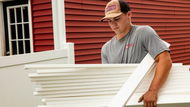 professional vinyl fence installation