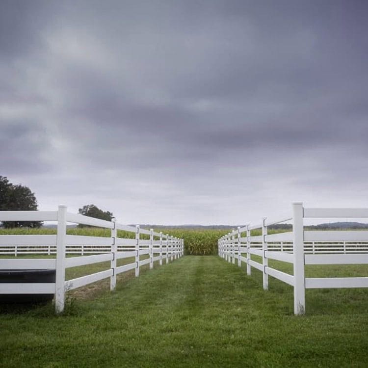 Kentucky four board fence