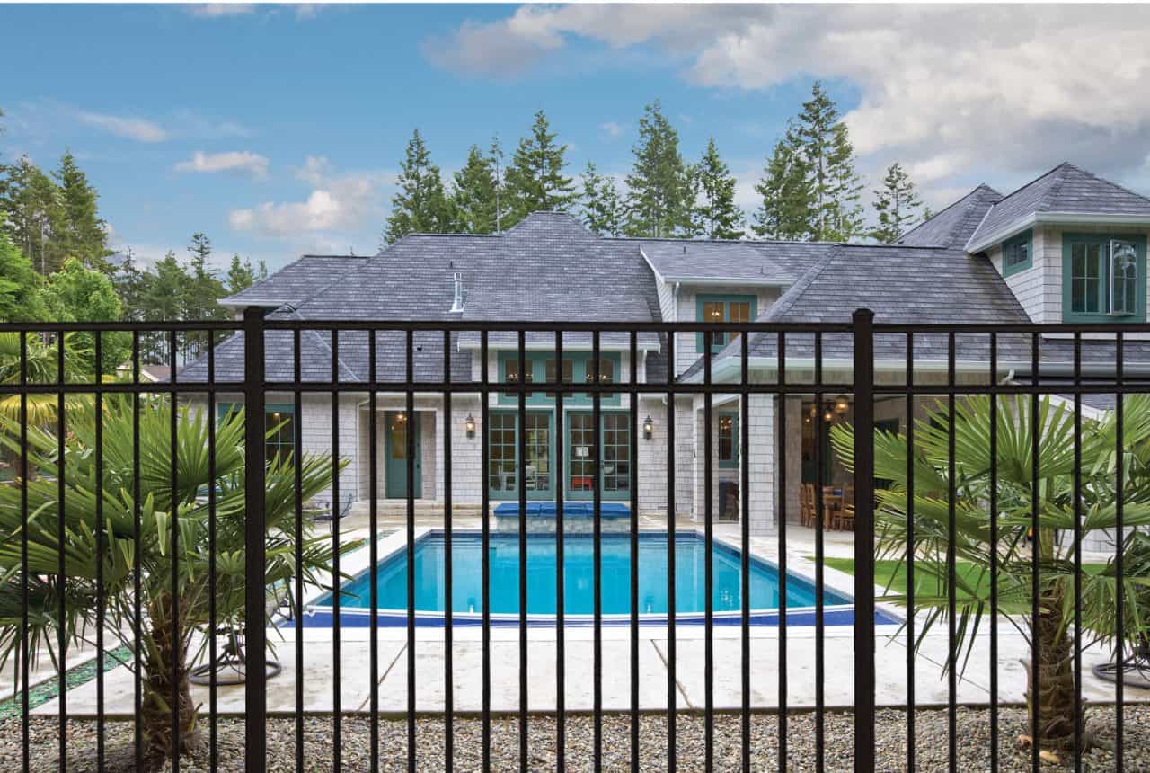 Fence contractors Naples FL