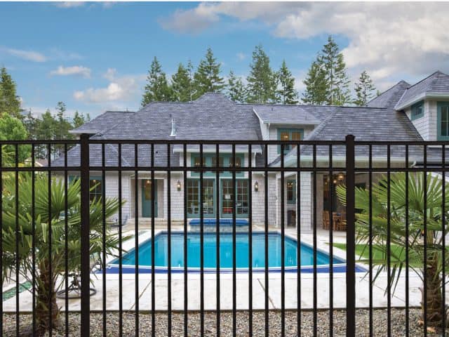 What to Know About Fence Contractors Naples, FL, Before You Hire