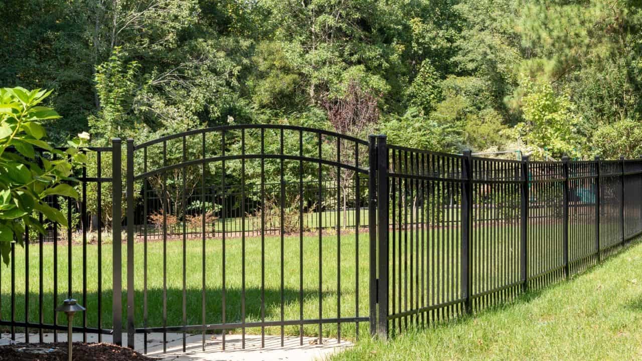 Fencing companies around me