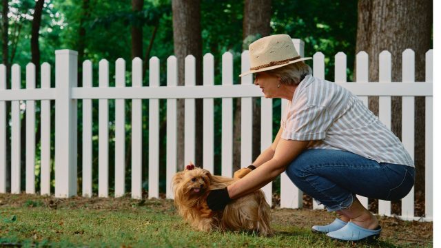 Latham fence builder