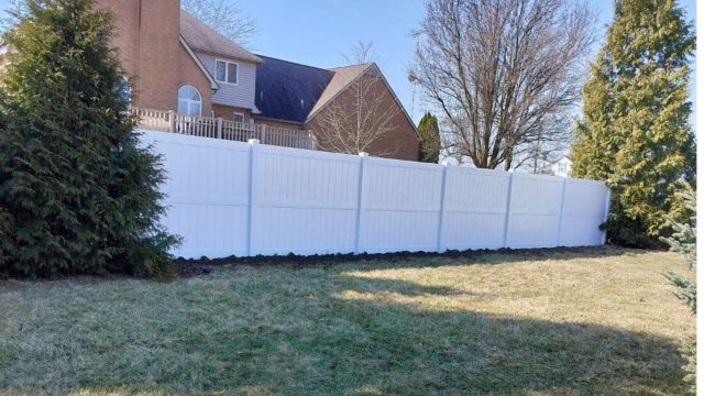 Superior Vinyl Fence Builder Near Me