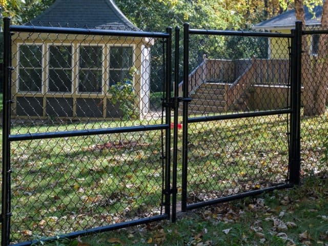 Where To Find The Best Metal Fence Installers Near Me