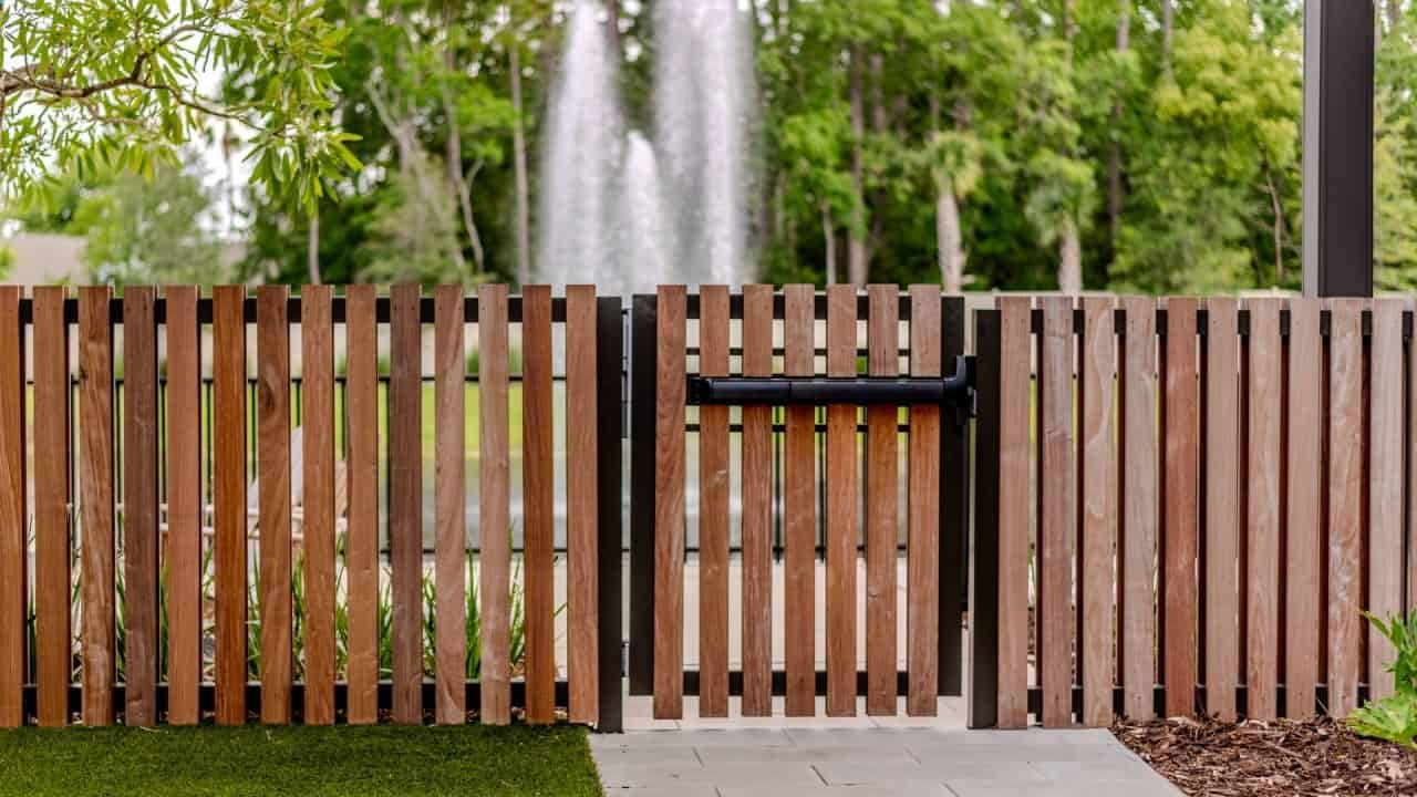 wood fence contractors near me