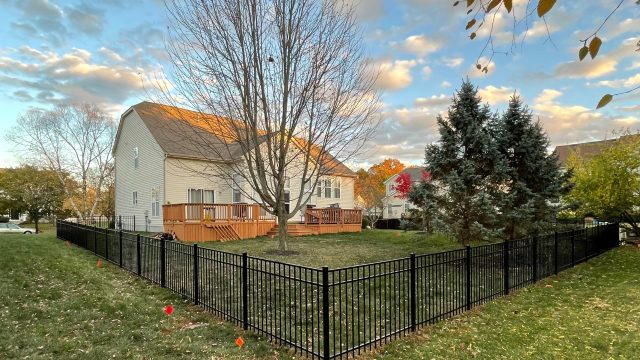 A Low-Maintenance Yard With The Best Fence Company