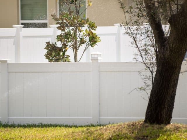 What You Need to Know to Choose the Right Fence Builder in St. Charles, MO