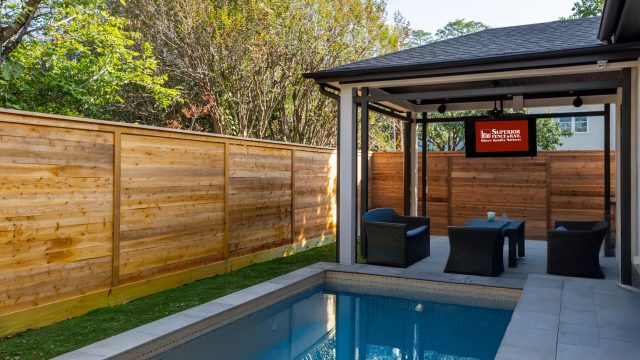 Privacy backyard fence builders