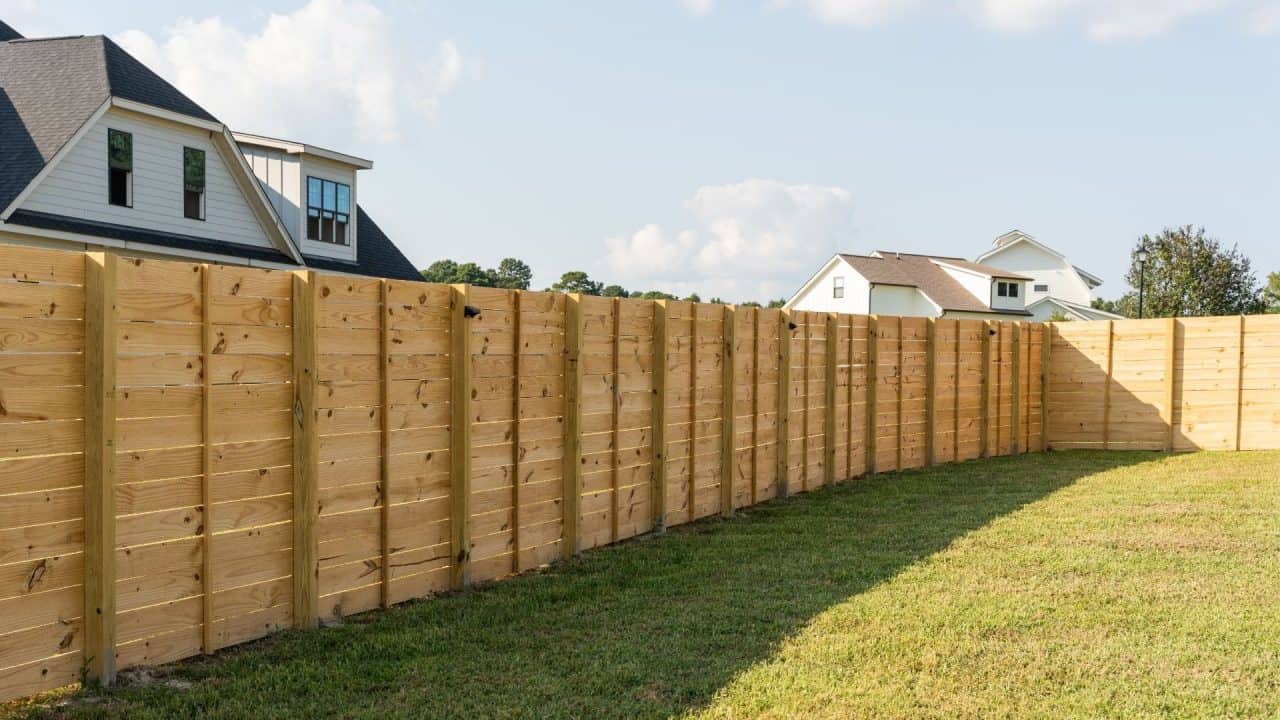 Privacy fence contractors near me