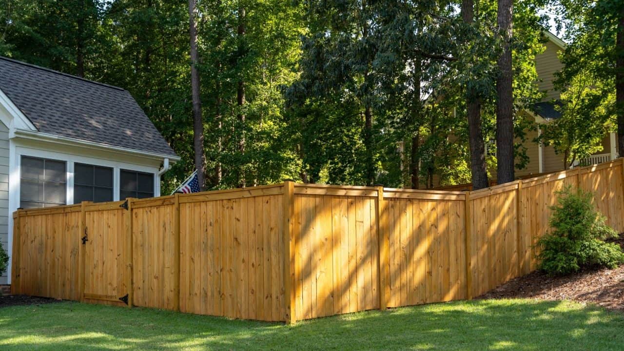 Privacy fence installers