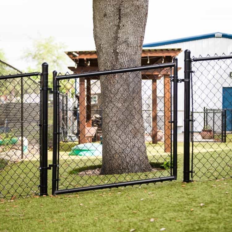 commercial fencing contractors in Eastern NC