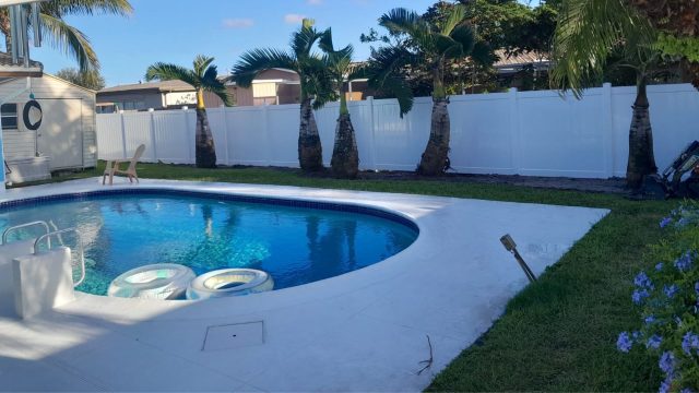 vinyl pool fence installers near me 