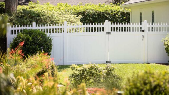 Quality fence contractor Ridgefield