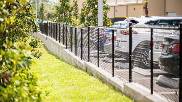 Get To Know The Chain Link Fencing Contractors West LA Residents Depend On