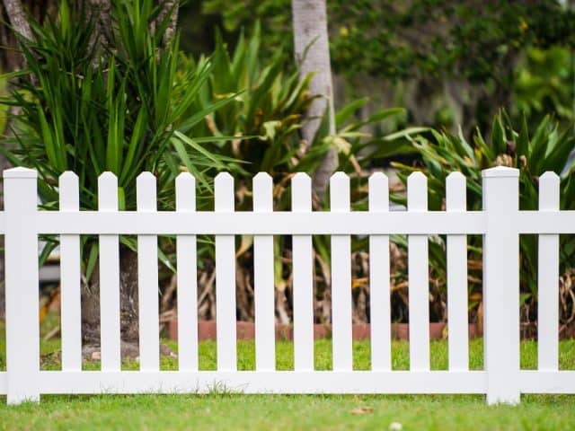 Why Are Florida Homeowners Choosing Polyvinyl Chloride Fences?