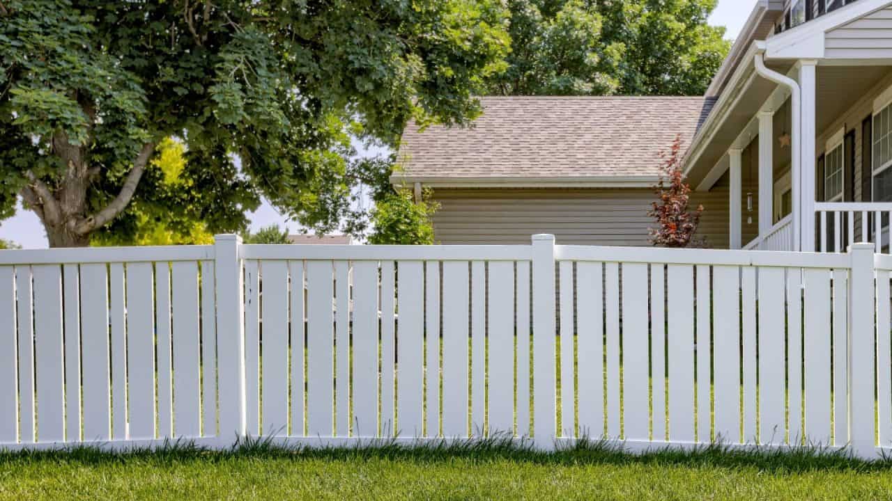 Vinyl fencing companies near me