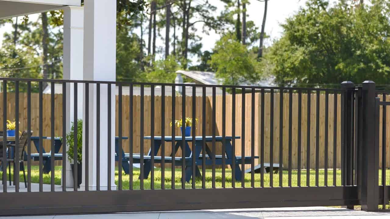 commercial fence installers