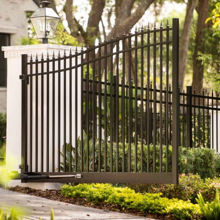 fence contractor Newtown